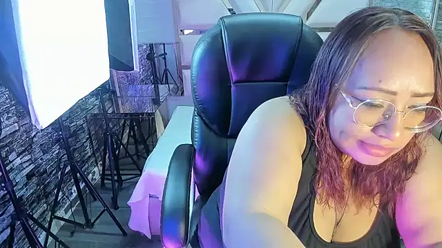 Shara Oz online show from February 25, 2026, 3:05 am