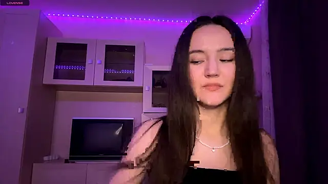 Kiaicatie online show from April 22, 2026, 5:14 pm