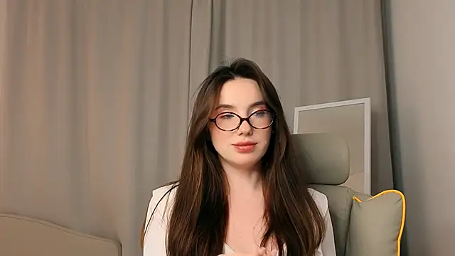 ssandralovin online show from April 29, 2026, 9:43 pm
