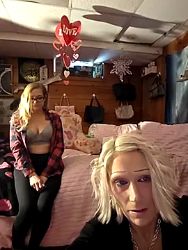 BeautifulFire23 online show from February 19, 2026, 4:25 pm