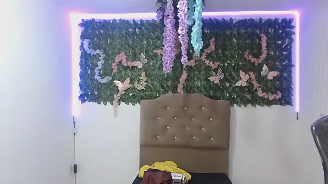 adara cute 69 online show from February 14, 2026, 4:04 pm