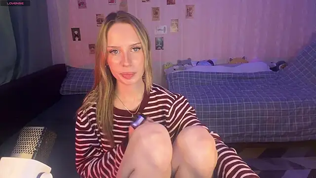DellaCampbell online show from April 29, 2026, 6:14 pm
