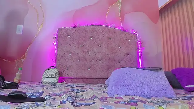 Melanie  Evans online show from February 20, 2026, 11:11 am