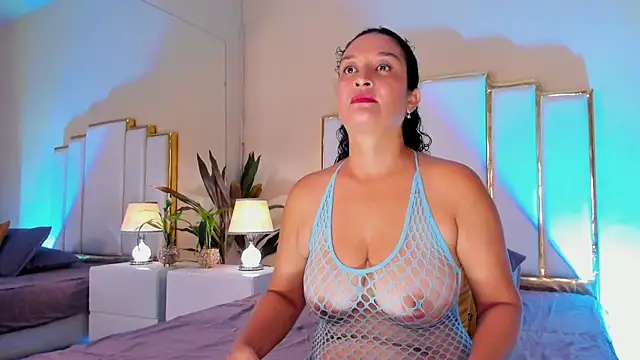 Rosalinda 77 online show from July 14, 2026, 12:44 pm