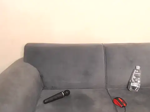 Thique Dollxx online show from February 15, 2026, 6:59 pm