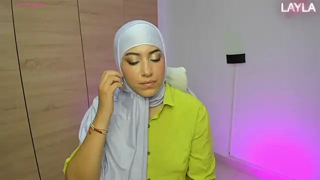 Snapshot of LAY_LA_ chatting on March 7, 2026, 10:18 pm LAY LA online show from March 7, 2026, 10:18 pm