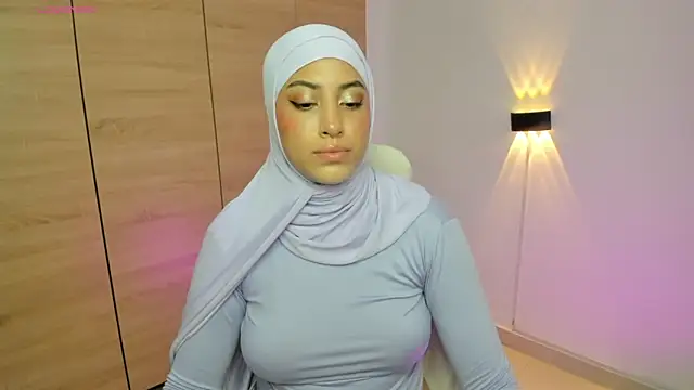 Snapshot of LAY_LA_ chatting on March 16, 2026, 9:41 pm LAY LA online show from March 16, 2026, 9:41 pm