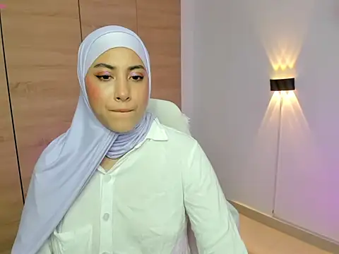 Snapshot of LAY_LA_ chatting on March 20, 2026, 9:30 pm LAY LA online show from March 20, 2026, 9:30 pm