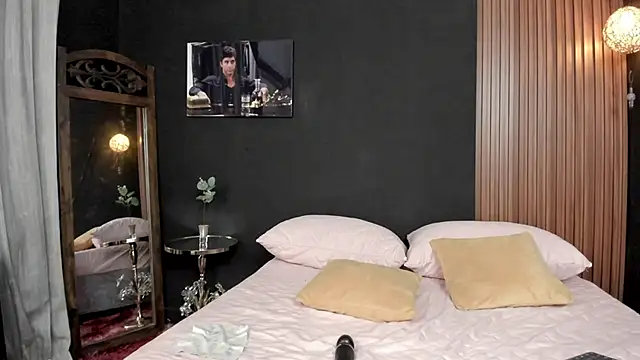 luna sunflower   online show from June 11, 2026, 2:53 am