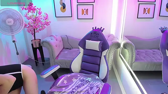 Victoria  doll online show from April 26, 2026, 12:36 pm