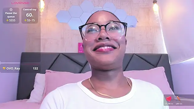 Naomy-lopez online show from March 13, 2026, 7:42 pm