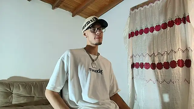 Snapshot of Vlad__night chatting on June 6, 2026, 3:55 am Vlad night online show from June 6, 2026, 3:55 am