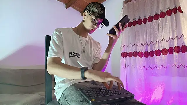 Snapshot of Vlad__night chatting on June 12, 2026, 3:38 am Vlad night online show from June 12, 2026, 3:38 am