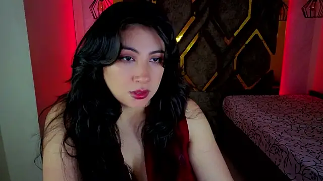 Luvienne online show from February 9, 2026, 7:29 pm