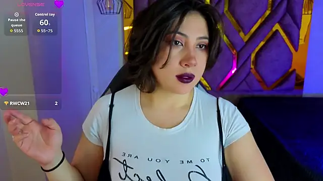 Snapshot of Luvienne chatting on May 23, 2026, 7:07 pm Luvienne online show from May 23, 2026, 7:07 pm