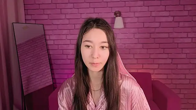 Nicole Brownie online show from May 4, 2026, 12:50 am