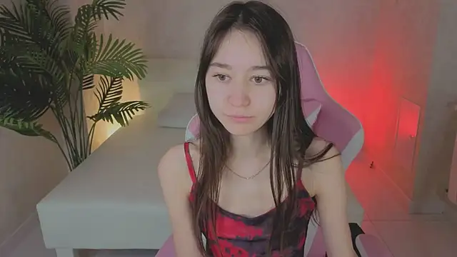 Snapshot of Nicole_Brownie chatting on June 1, 2026, 12:34 am Nicole Brownie online show from June 1, 2026, 12:34 am