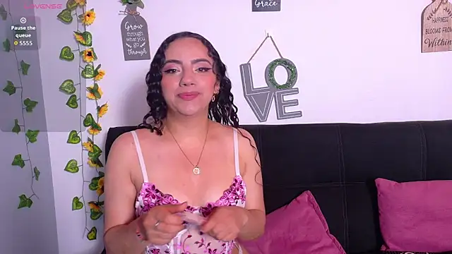 emiily curly online show from April 23, 2026, 11:20 am
