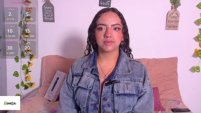 Snapshot of emiily_curly chatting on May 25, 2026, 11:05 am emiily curly online show from May 25, 2026, 11:05 am