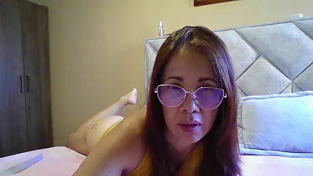 Snapshot of camila_star10 chatting on June 9, 2026, 12:17 pm camila star10 online show from June 9, 2026, 12:17 pm