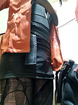 Snapshot of veronicatvcroosleather chatting on February 12, 2026, 7:47 am veronicatvcroosleather online show from February 12, 2026, 7:47 am