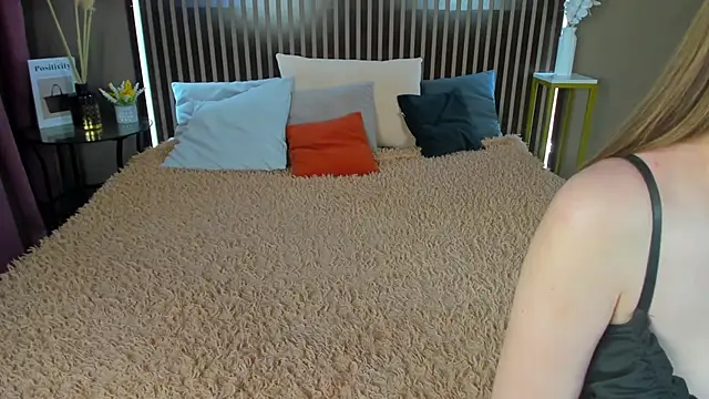 Betty Andrews online show from February 18, 2026, 9:49 am