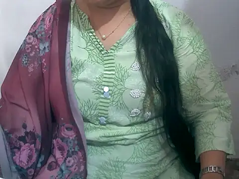 Cute Aliyaa online show from March 2, 2026, 8:10 am