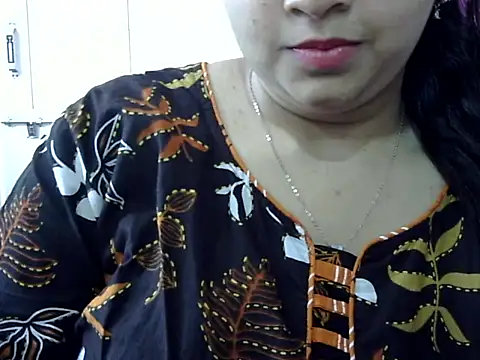 Cute Aliyaa online show from April 24, 2026, 10:18 am