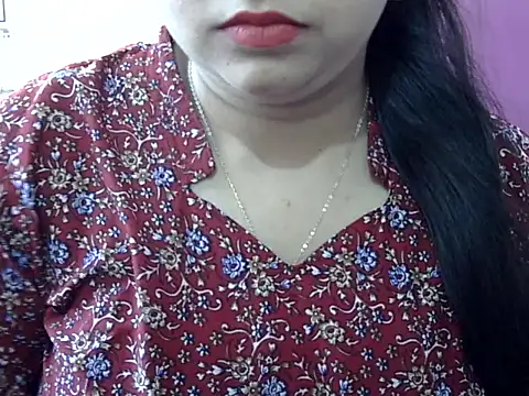 Cute Aliyaa online show from April 27, 2026, 9:40 am