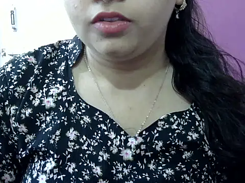 Snapshot of Cute_Aliyaa chatting on May 5, 2026, 12:02 pm Cute Aliyaa online show from May 5, 2026, 12:02 pm