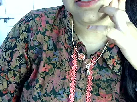 Snapshot of Cute_Aliyaa chatting on June 13, 2026, 2:26 pm Cute Aliyaa online show from June 13, 2026, 2:26 pm