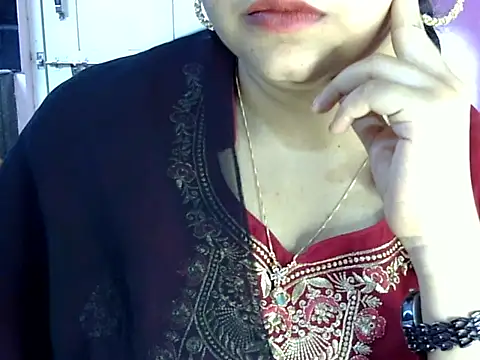 Cute Aliyaa online show from June 27, 2026, 1:28 pm
