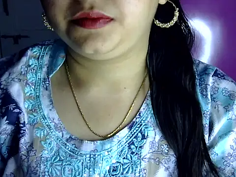 Cute Aliyaa online show from July 16, 2026, 1:50 pm