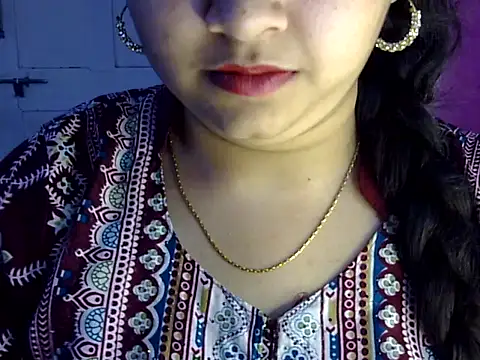 Cute Aliyaa online show from July 18, 2026, 12:42 pm