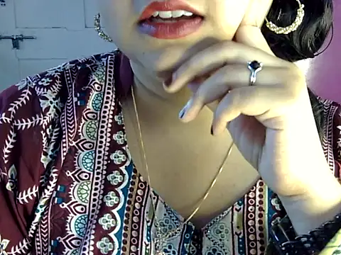 Cute Aliyaa online show from July 25, 2026, 12:47 pm