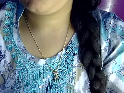 Cute Aliyaa online show from July 28, 2026, 1:32 pm