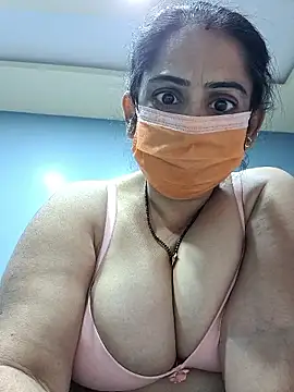 Snapshot of diyam4002 chatting on February 9, 2026, 9:19 pm diyam4002 online show from February 9, 2026, 9:19 pm