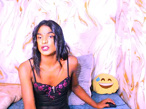 spicybarbie online show from April 28, 2026, 5:18 pm