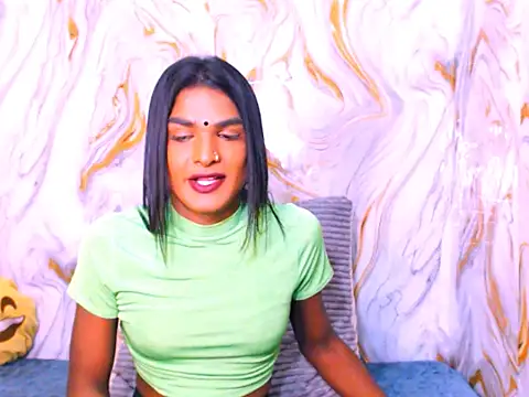 spicybarbie online show from May 4, 2026, 6:04 pm