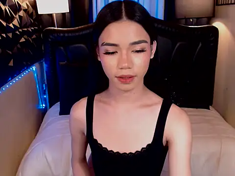 ItsurGirlMiana online show from March 4, 2026, 4:07 am