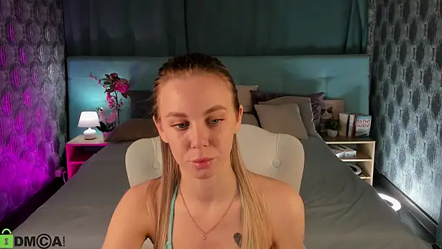 Snapshot of Tesssa_Young chatting on April 4, 2026, 12:31 am Tesssa Young online show from April 4, 2026, 12:31 am