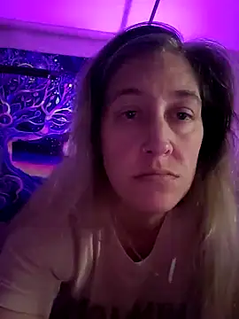 Snapshot of Sunflower0025 chatting on April 1, 2026, 5:54 pm Sunflower0025 online show from April 1, 2026, 5:54 pm