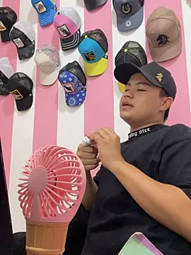 Snapshot of andresmahecha777 chatting on March 8, 2026, 4:33 pm andresmahecha777 online show from March 8, 2026, 4:33 pm