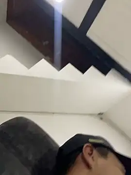 Snapshot of andresmahecha777 chatting on March 17, 2026, 2:05 am andresmahecha777 online show from March 17, 2026, 2:05 am