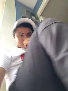 Snapshot of andresmahecha777 chatting on March 21, 2026, 9:40 pm andresmahecha777 online show from March 21, 2026, 9:40 pm