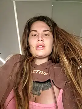 Snapshot of TattooGirlAlia chatting on January 10, 2025, 3:18 am TattooGirlAlia online show from January 10, 2025, 3:18 am