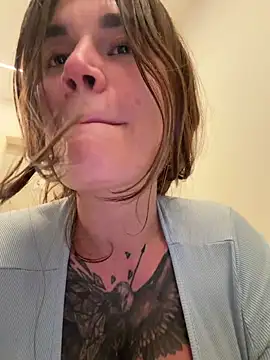 Snapshot of TattooGirlAlia chatting on October 2, 2025, 6:37 pm TattooGirlAlia online show from October 2, 2025, 6:37 pm