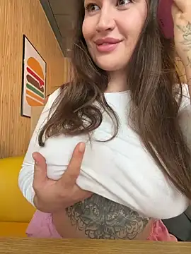 Snapshot of TattooGirlAlia chatting on November 13, 2025, 7:18 am TattooGirlAlia online show from November 13, 2025, 7:18 am