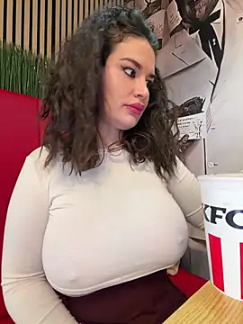 TattooGirlAlia online show from February 4, 2026, 7:58 am