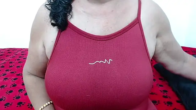 ElizabethMiler online show from July 4, 2026, 11:00 pm